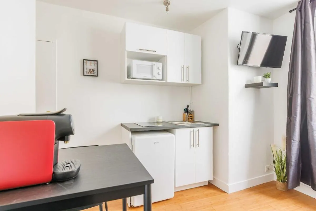 Cozy Studio Place De La Bastille 2P contacts